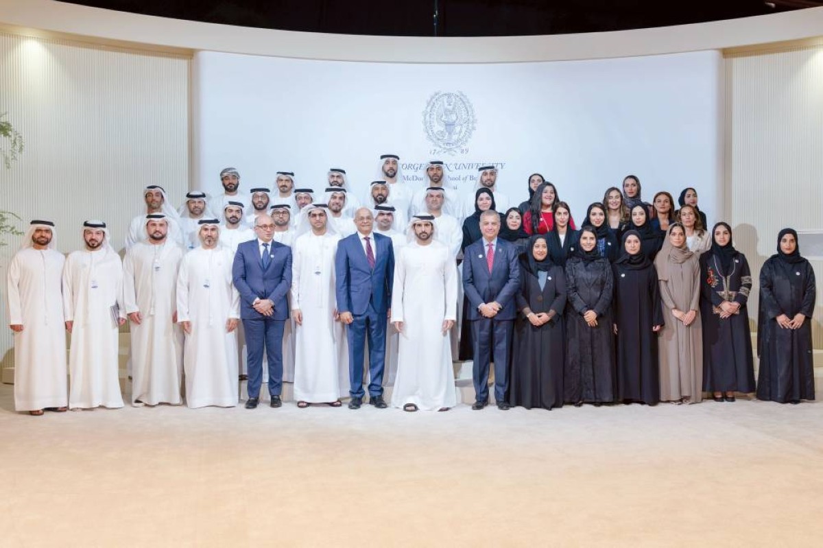 حمدان بن محمد خلال حضوره تخريج برنامج جامعة جورجتاون 