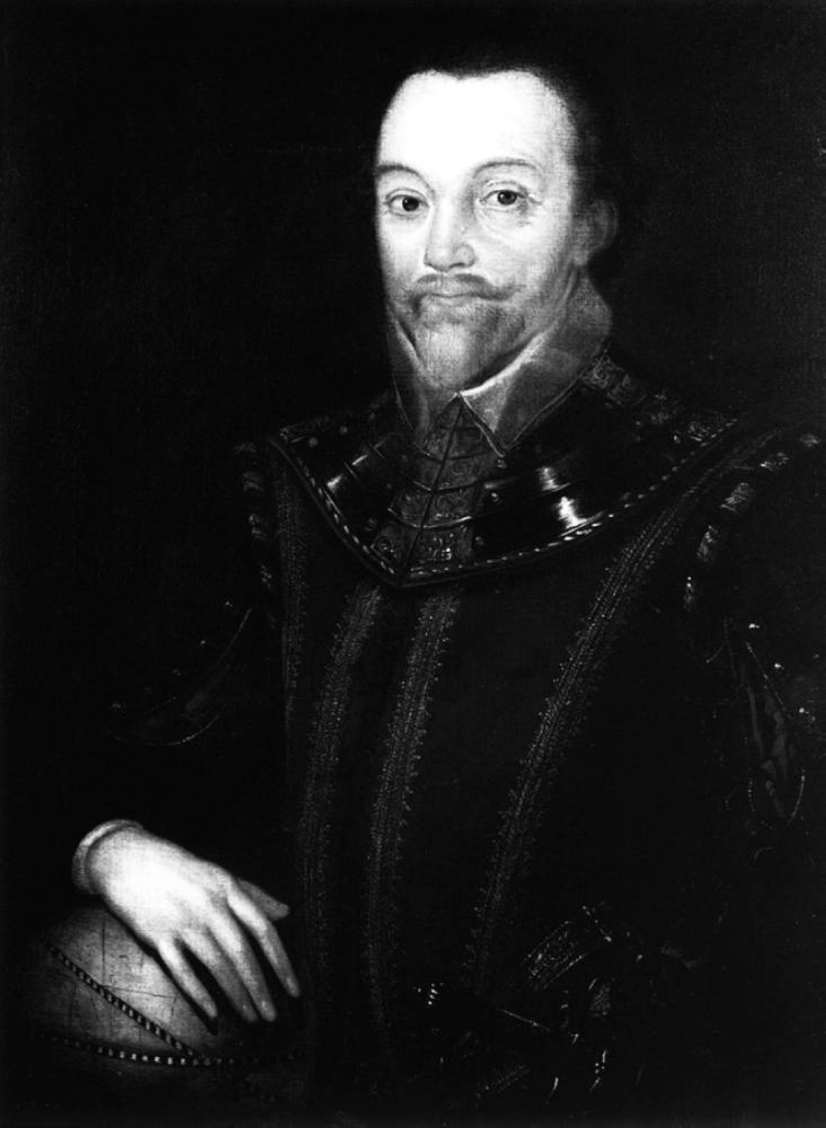 1580 - المكتشف البريطاني فرنسيس دريك ينتهي من الطواف حول الكرة الأرضية.