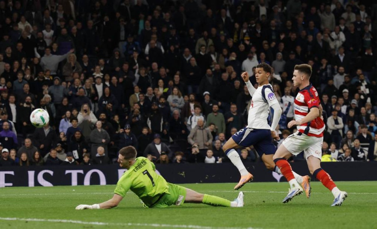 رقم قياسي.. عرض بقيمة 4.5 مليارات جنيه استرليني للاستحواذ على توتنهام