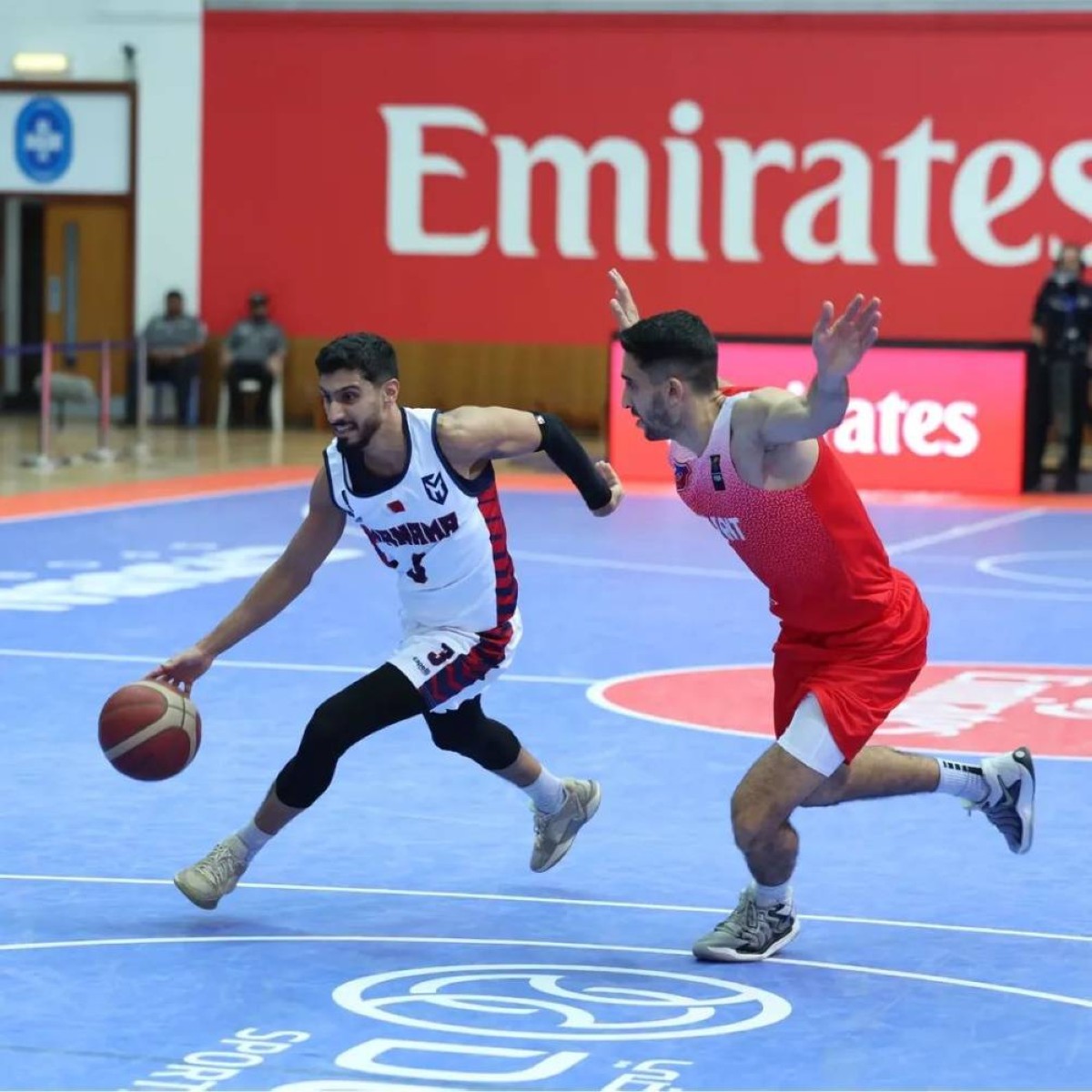 الكويت الكويتي يعبر المنامة في «عربية السلة»