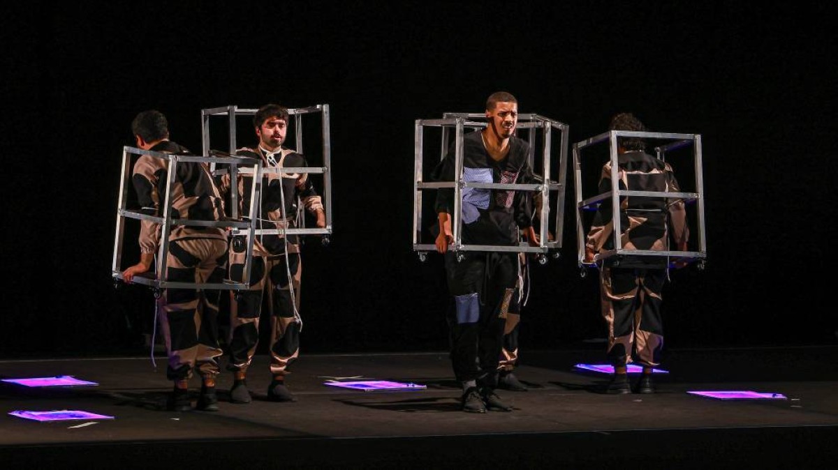 المسرح الإماراتي بين وهج المهرجانات ونبض الحياة اليومية