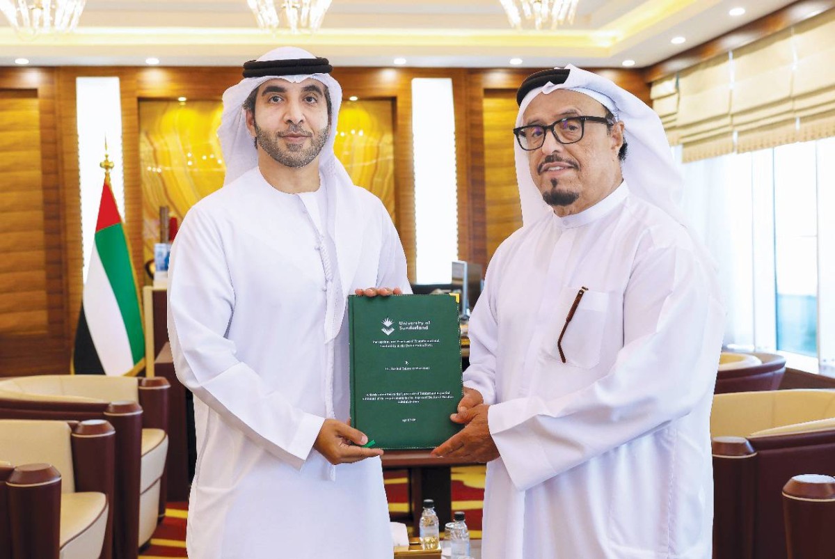 ضاحي خلفان خلال استقباله راشد المزروعي|