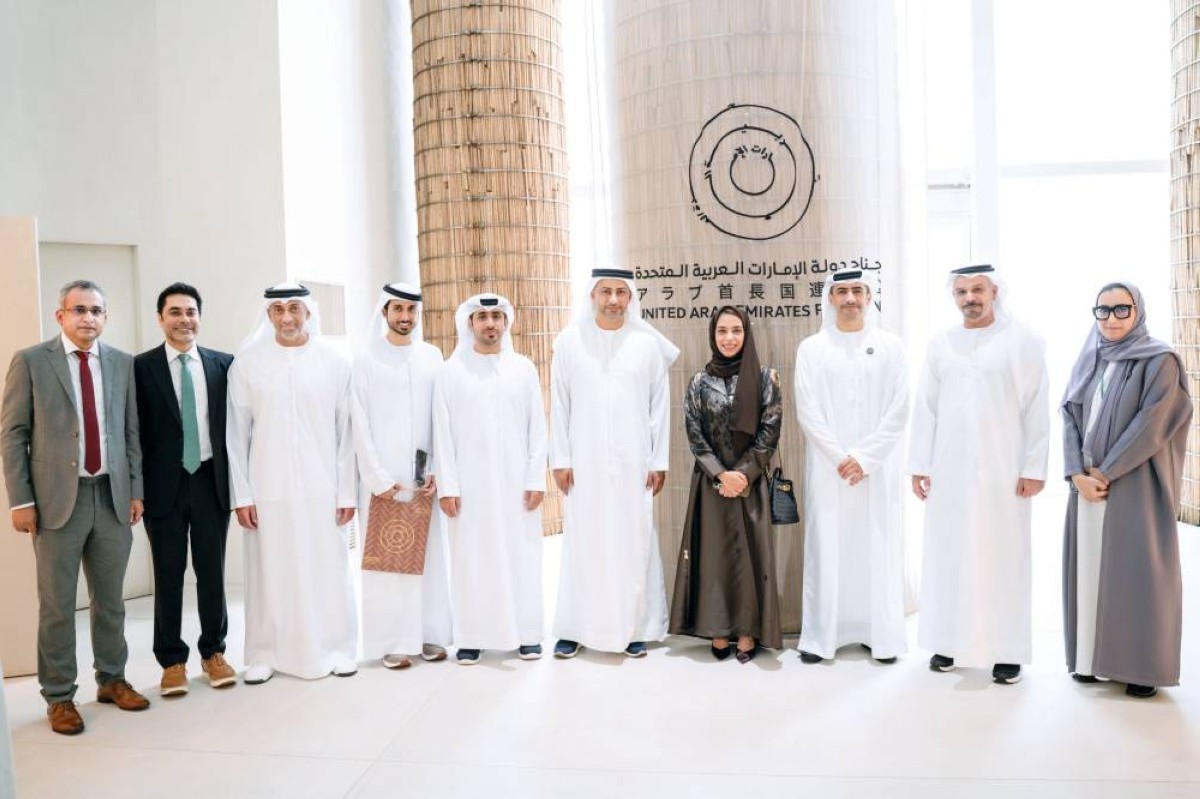 وفد المؤسسة ومسؤولون من جناح الإمارات في إكسبو خلال الزيارة 


