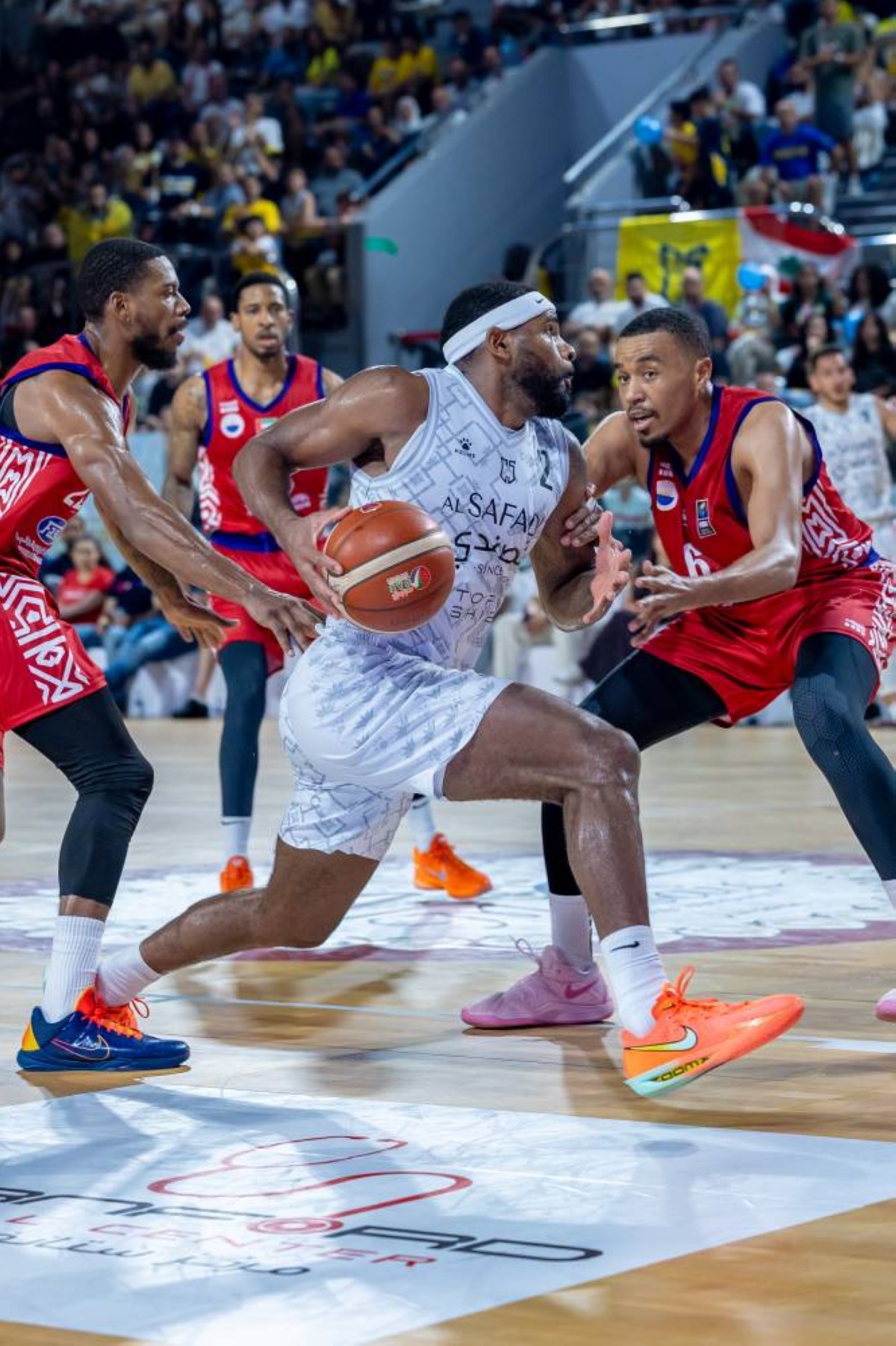 الرياضي اللبناني بطلاً لـ«دولية أبوظبي للسلة» على حساب الشارقة