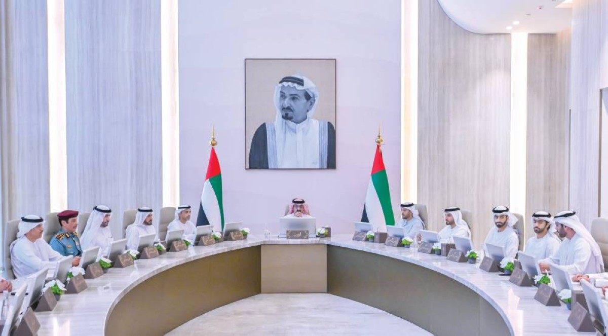 عمار النعيمي مترئساً اجتماع المجلس التنفيذي بحضور أحمد وعبدالعزيز وراشد النعيمي والأعضاء