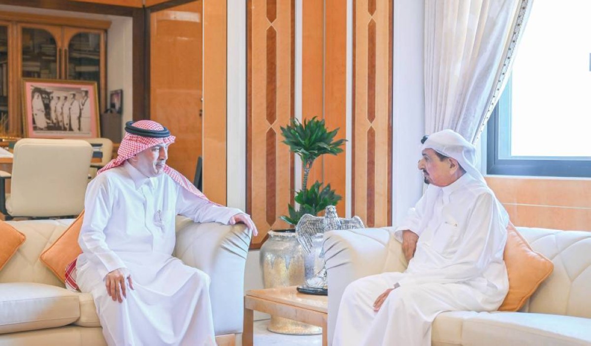 حميد النعيمي خلال استقبال سلطان العنقري