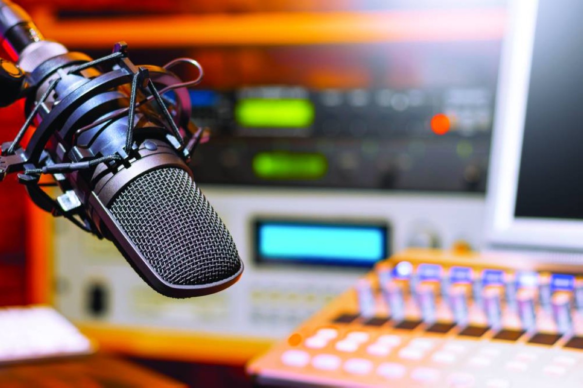 مواكبة تعقيدات المشهد الإعلامي والثقافي المعاصر تتطلب من الإذاعة جهوداً نوعية