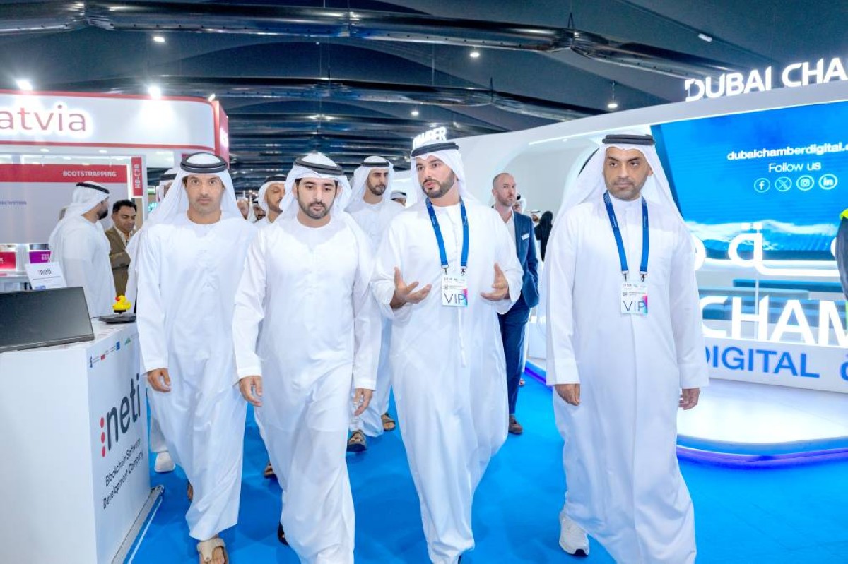 حمدان بن محمد في جولة بمعرض «إكسباند نورث ستار» بحضور عمر العلماء وهلال المرّي ومحمد لوتاه وسعيد القرقاوي 
