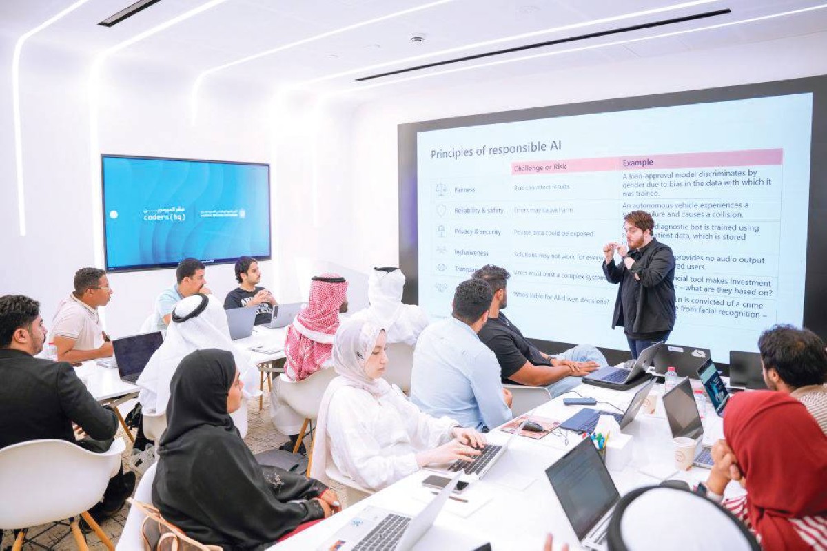 جانب من ورشة العمل خلال برنامج الزمالة 