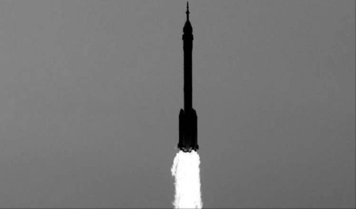 2016 -  انطلاق «شنتشو 11» سادس مهمة فضائية مأهولة للصين في مهمة مدتها 30 يوماً.