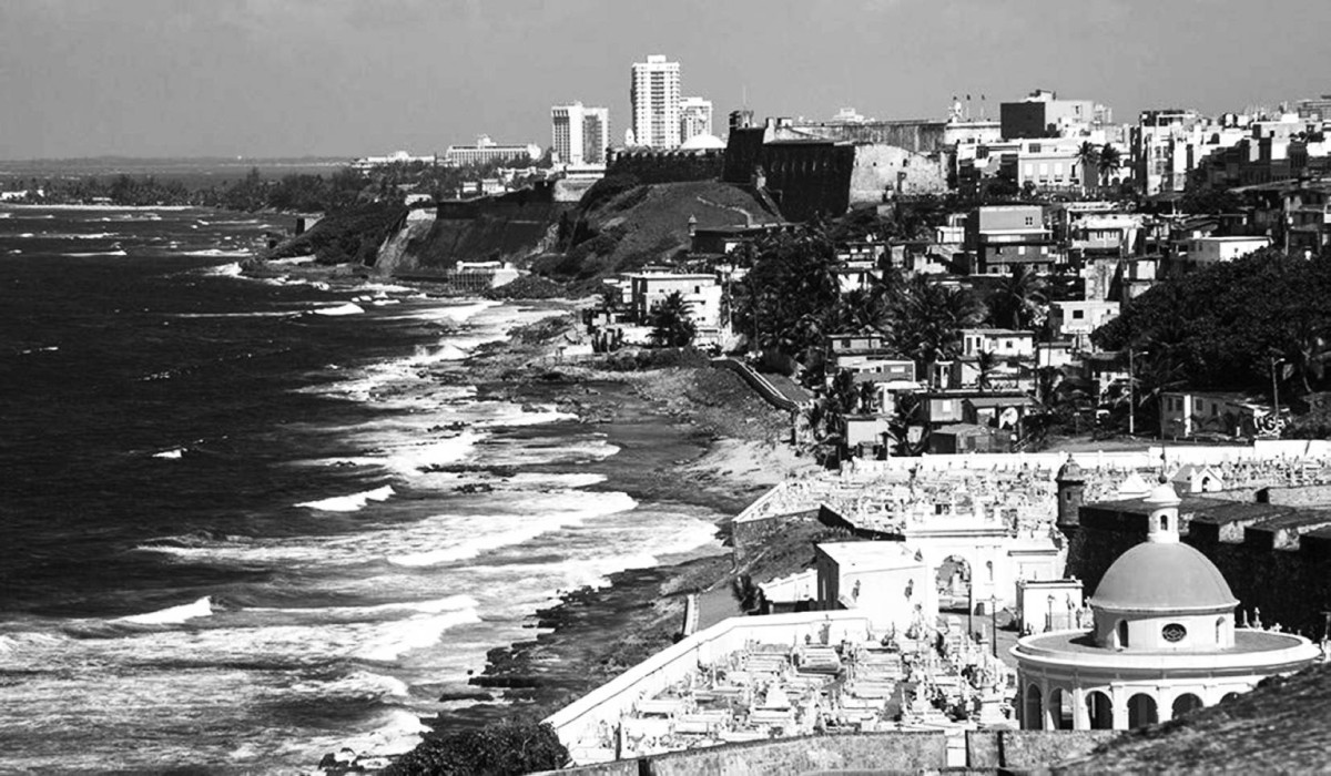 1898  أمريكا تحتل جزيرة بورتوريكو الواقعة في شمال شرق البحر الكاريبي