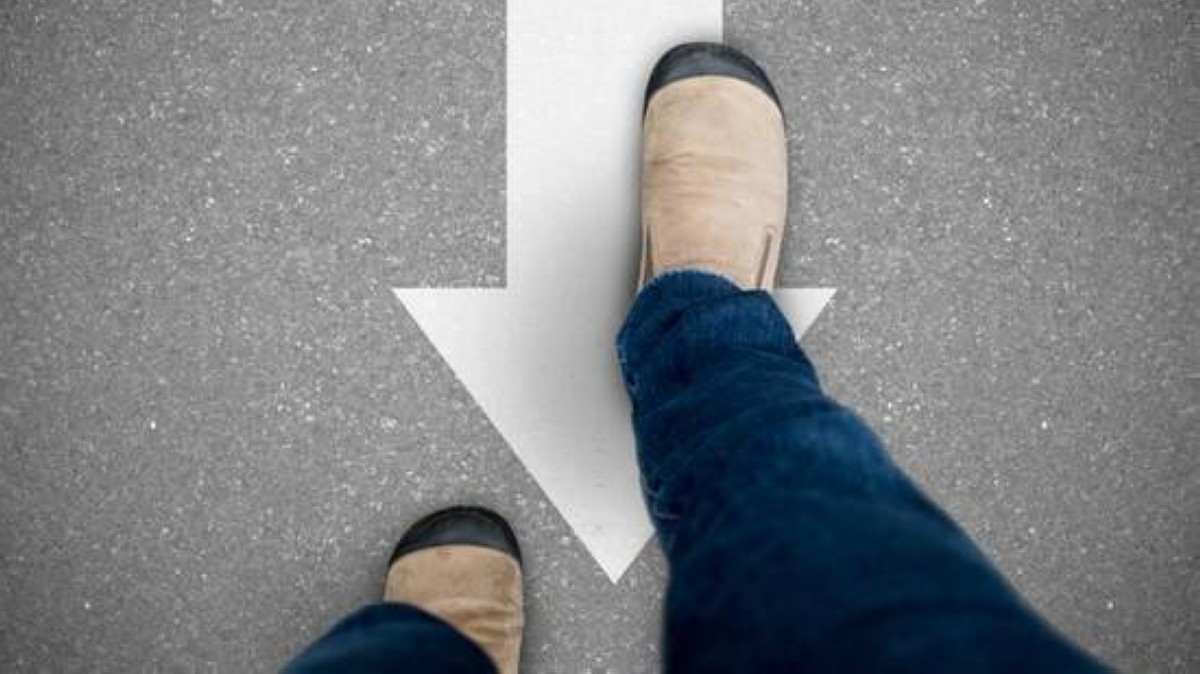 صحتك إلى الأمام بالمشي إلى الخلف