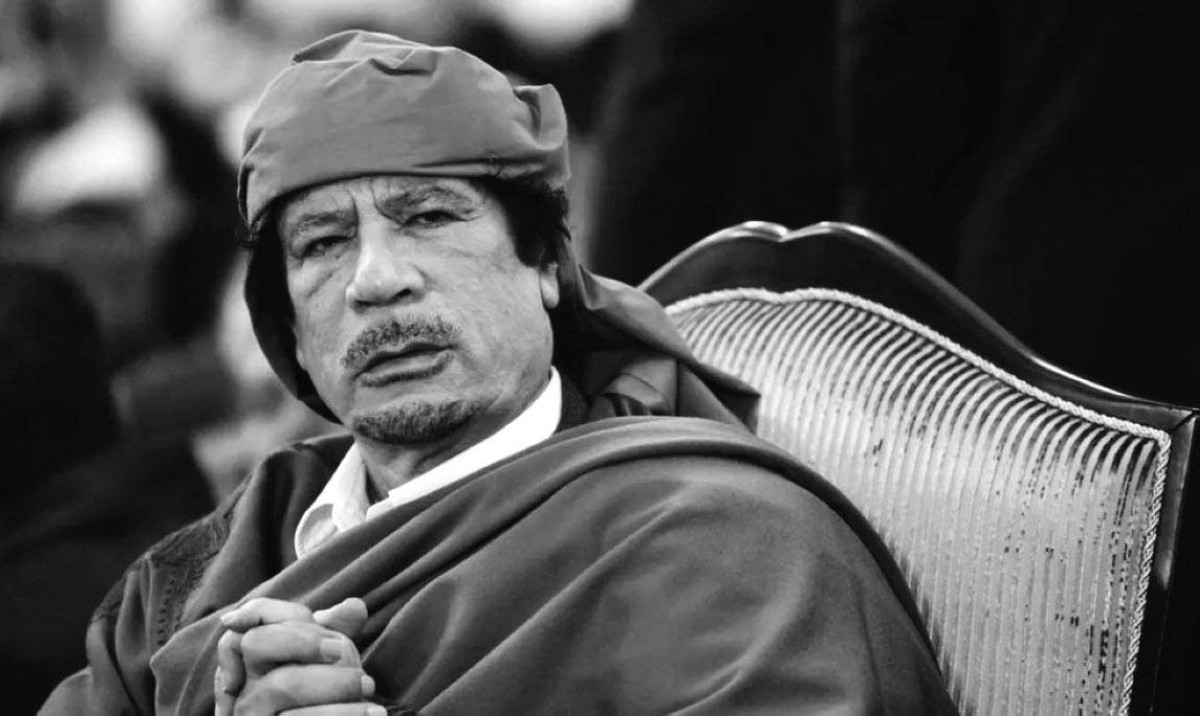 2011 -  المجلس الوطني الانتقالي في ليبيا يعلن مقتل الزعيم معمر القذافي.