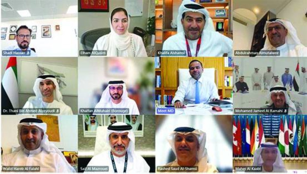 ثاني الزيودي وأعضاء المجلس خلال اللقاء الافتراضي 