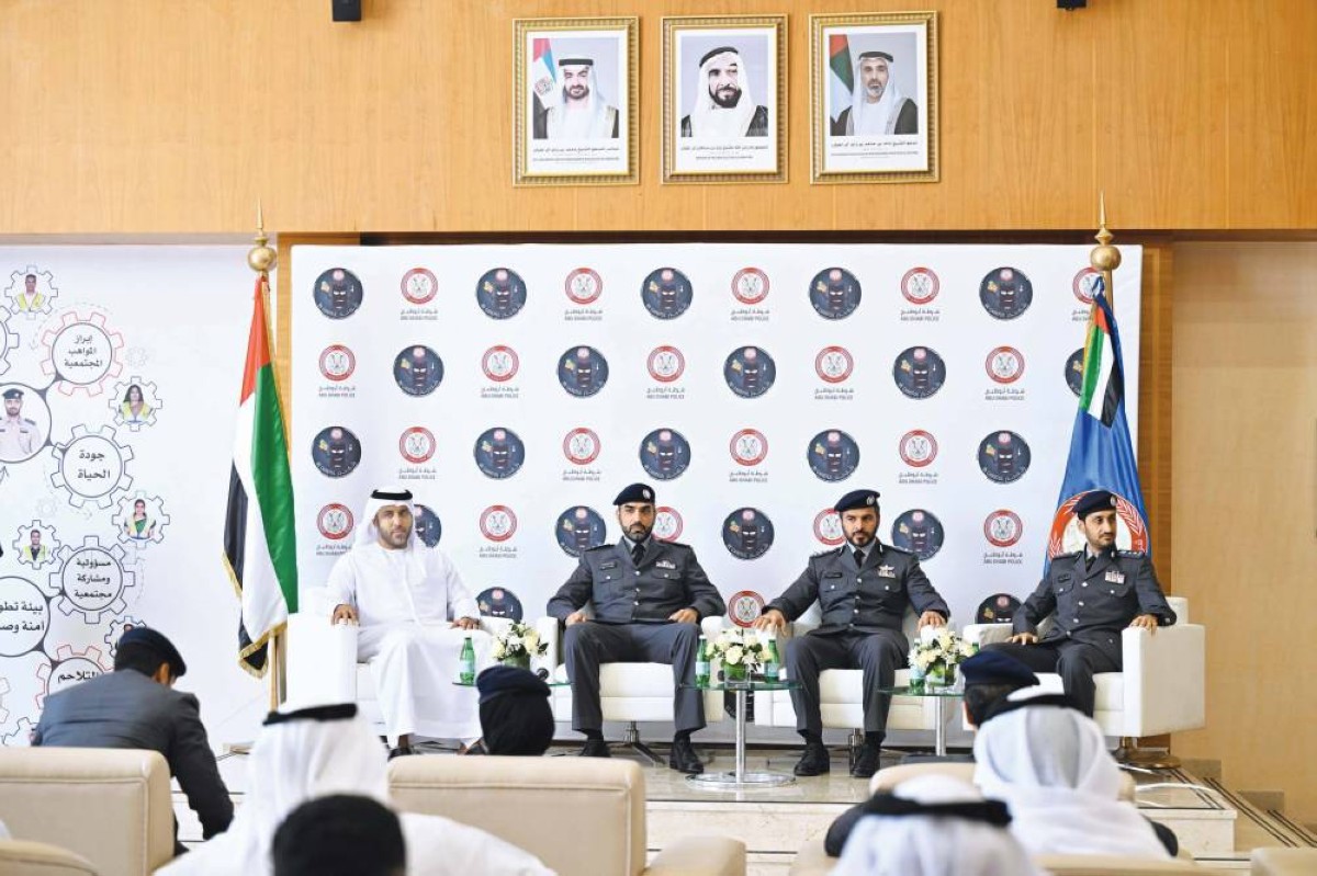 المتحدثون في المؤتمر الصحافي للإعلان عن إطلاق شرطة أبوظبي حملة «خلك حذر»