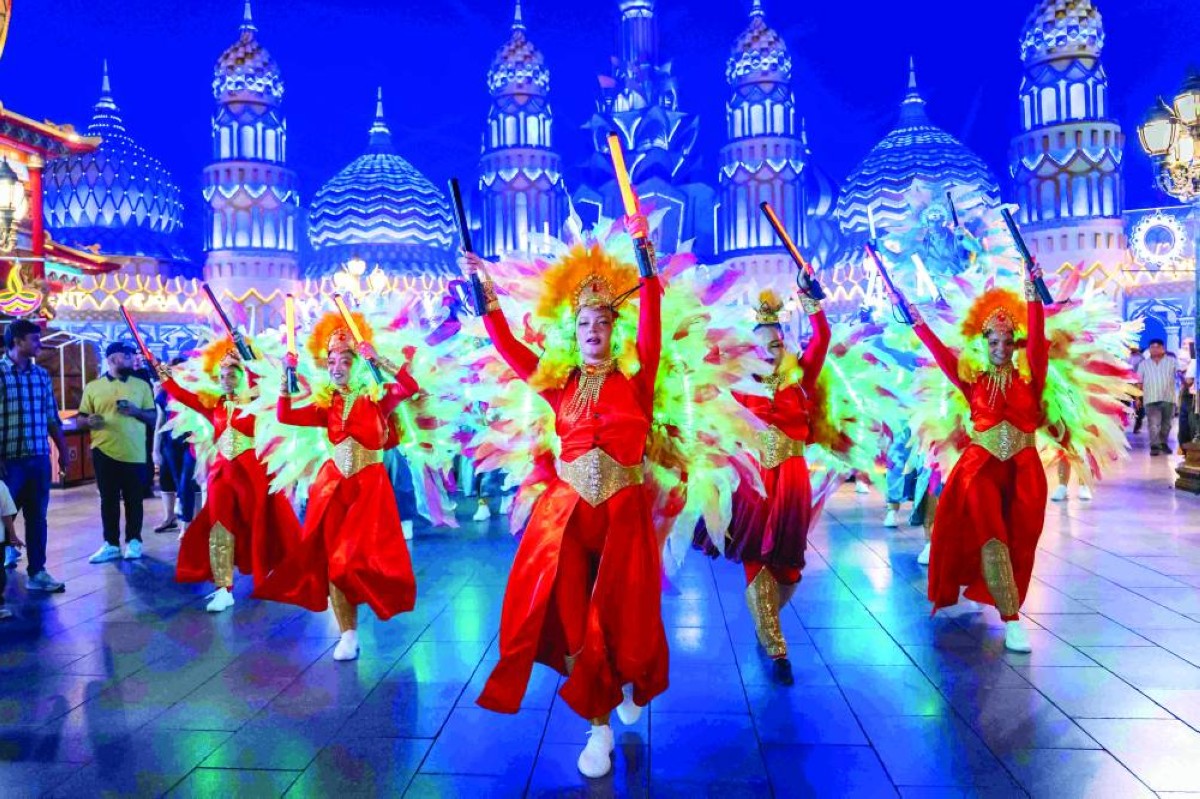 القرية العالمية تطلق «مسيرة 30 موسماً من الروائع» احتفاء بـ 3 عقود من نشر السعادة