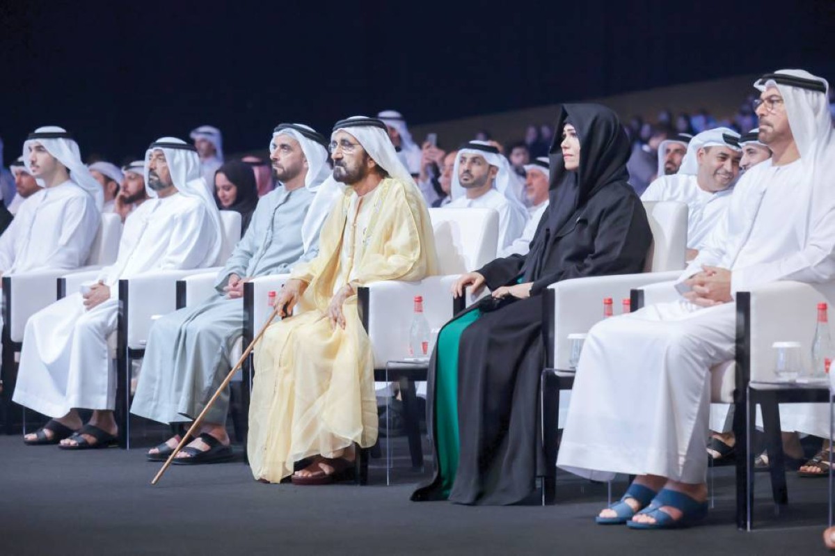 محمد بن راشد خلال الحفل بحضور سيف بن زايد وأحمد بن سعيد ولطيفة بنت محمد ومحمد بن راشد بن محمد ومحمد القرقاوي
