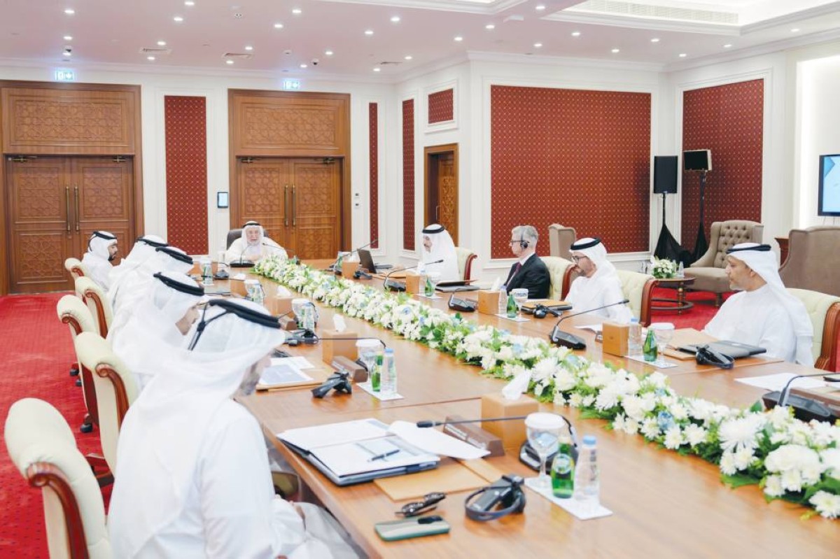 سلطان القاسمي خلال ترؤسه الاجتماع