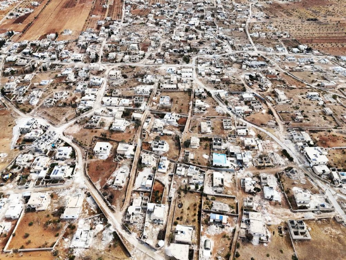 صورة جوية التقطتها «درون» تُظهر آثار القصف والاشتباكات في ريف إدلب