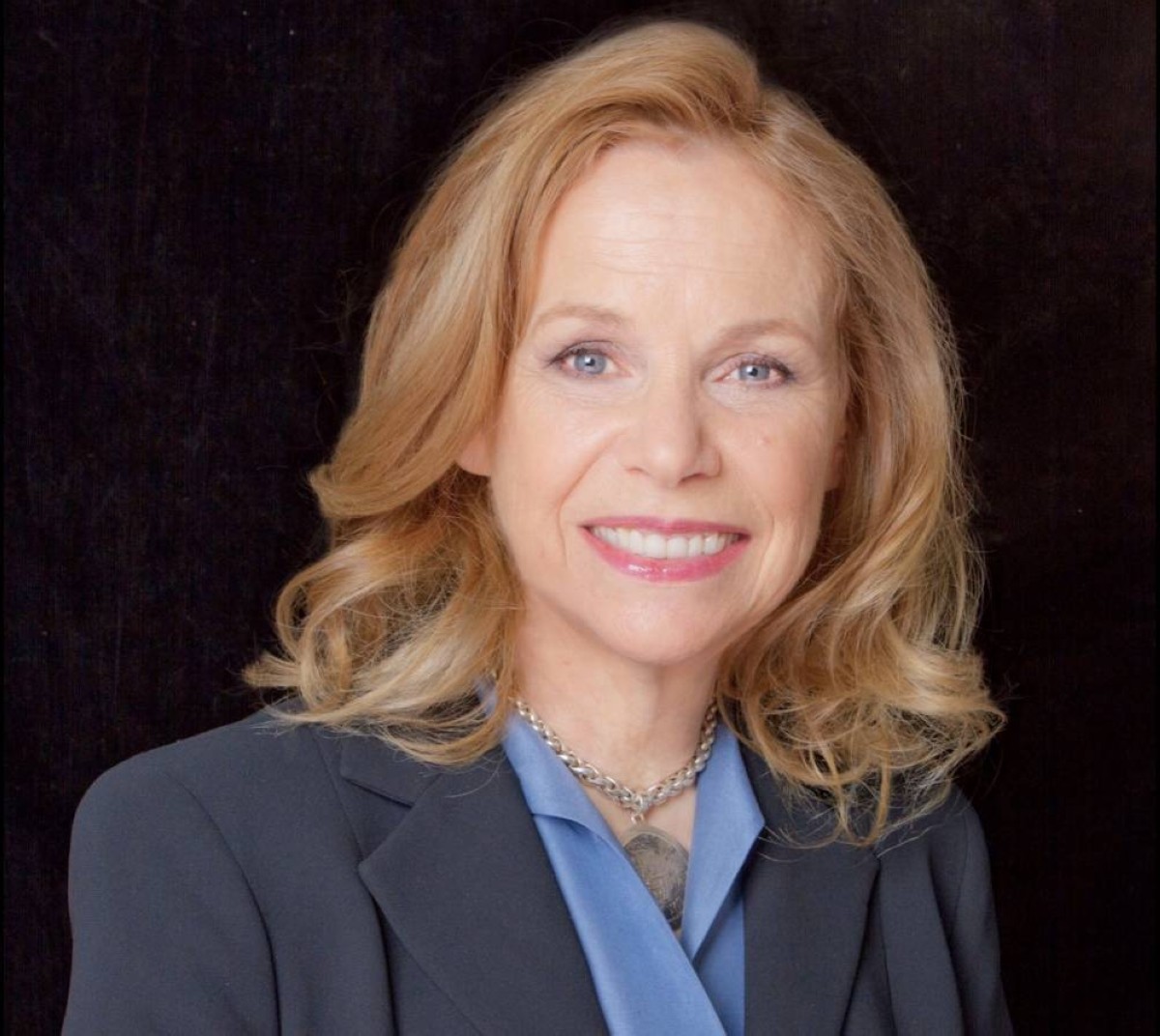 ترتدي ملابس مستعملة.. ميتزي بيرديو الوريثة التي تمتلك 22 مليار دولار