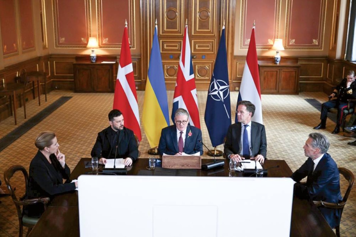 قادة «تحالف الراغبين» خلال اجتماع في لندن | اي.بي.ايه