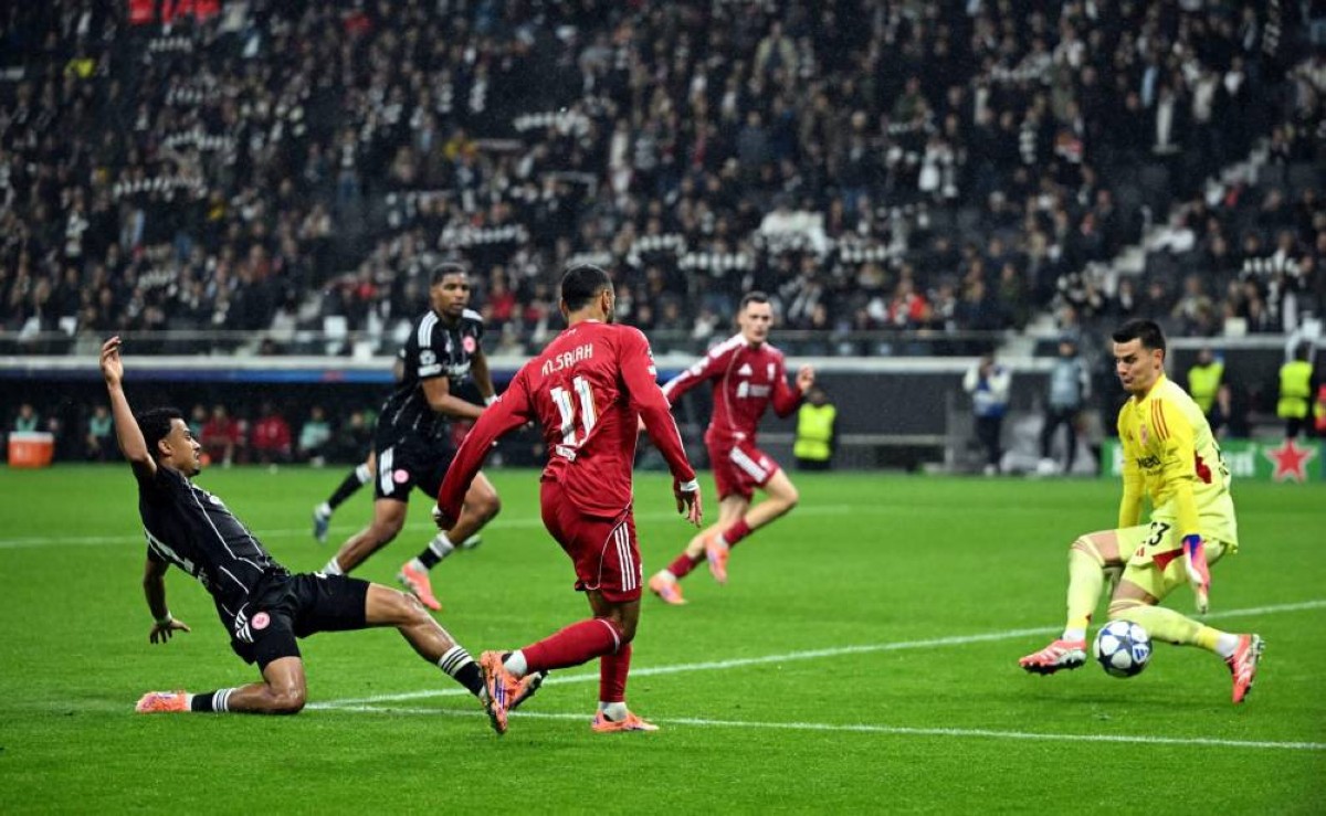 تقرير إنجليزي: «أنانية» صلاح تزيد الغليان والإحباط في غرفة ملابس ليفربول