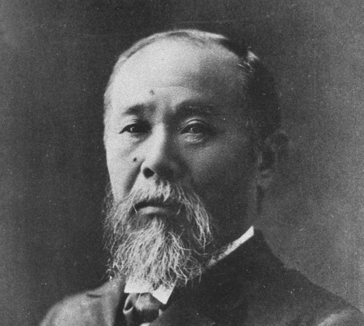 1909 وفاة إيتو هيروبومي رئيس وزراء اليابان الذي أصدر العملة الوطنية
