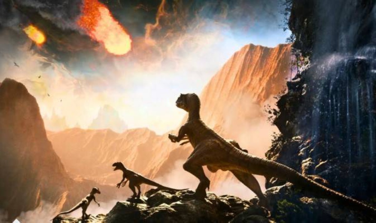 اللحظات الأخيرة لعصر الديناصورات.. حادث كوني مفاجئ يغير تاريخ الأرض