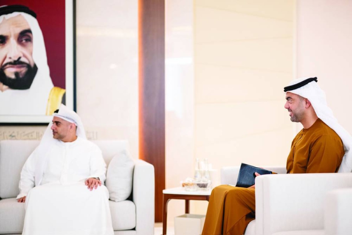 أحمد الزعابي وسيف غباش خلال اللقاء 