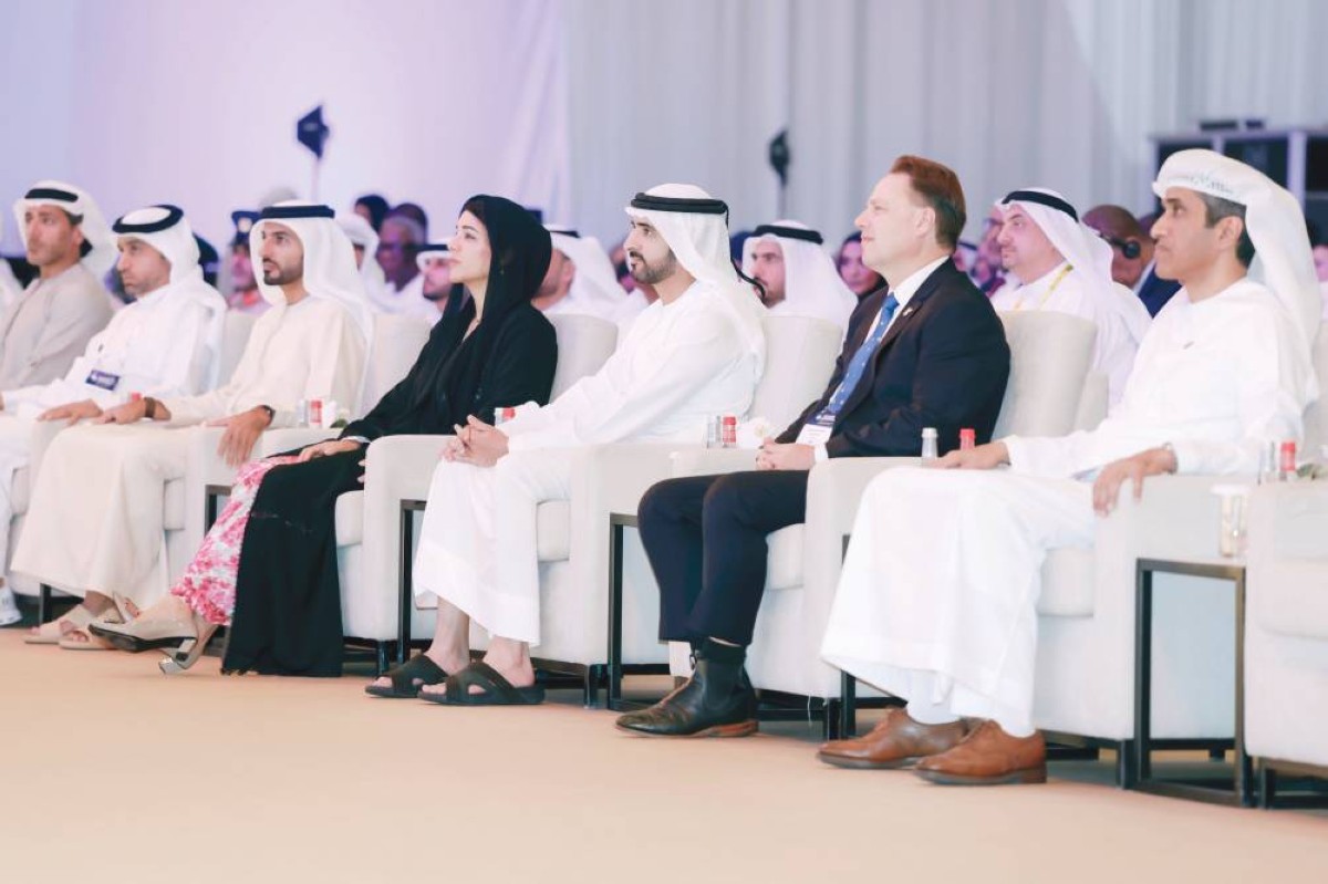 حمدان بن محمد خلال افتتاح القمة العالمية للمدن بحضور راشد بن حميد وريم الهاشمي وعبدالله البسطي وحمد المنصوري وعصام كاظم وأدريان شرينر 