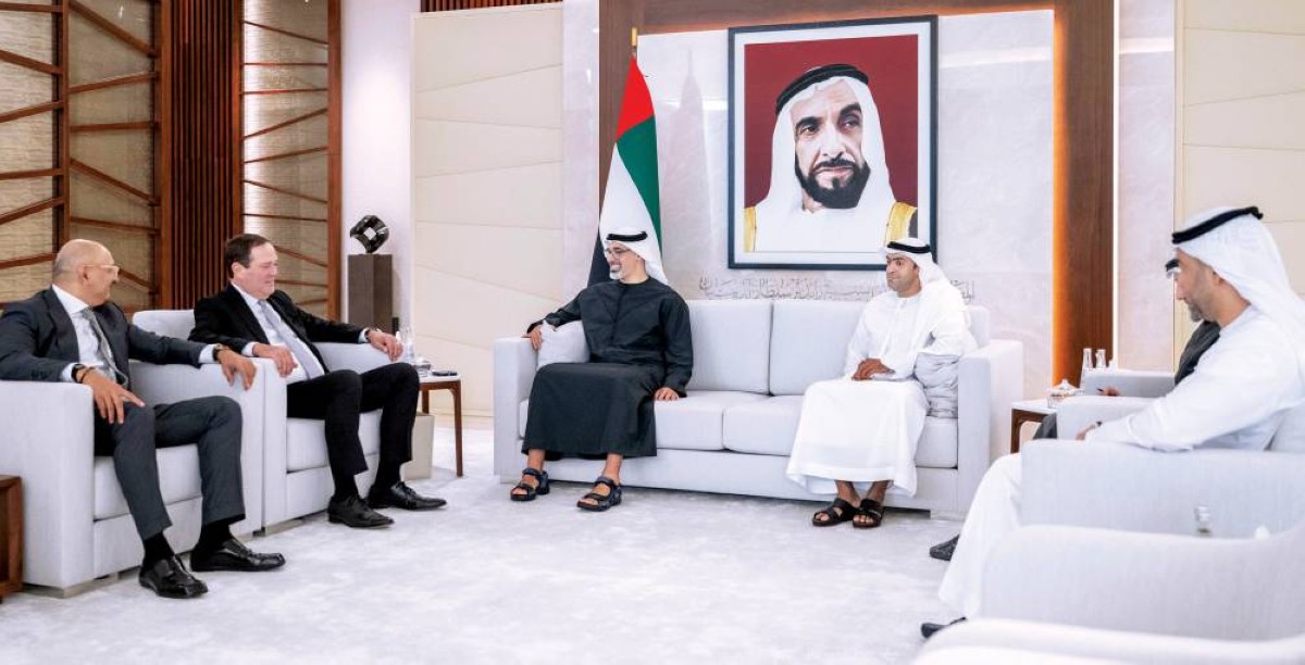 خالد بن محمد يبحث فرص التعاون والشراكة مع «سيسكو»