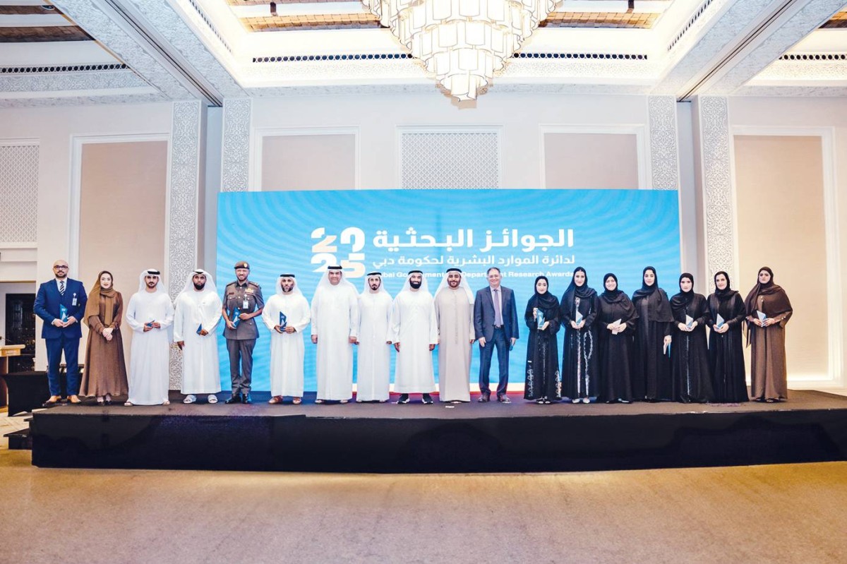 عبدالله الفلاسي وعامر شريف ومنصور العور وعلي المري والمكرمون 