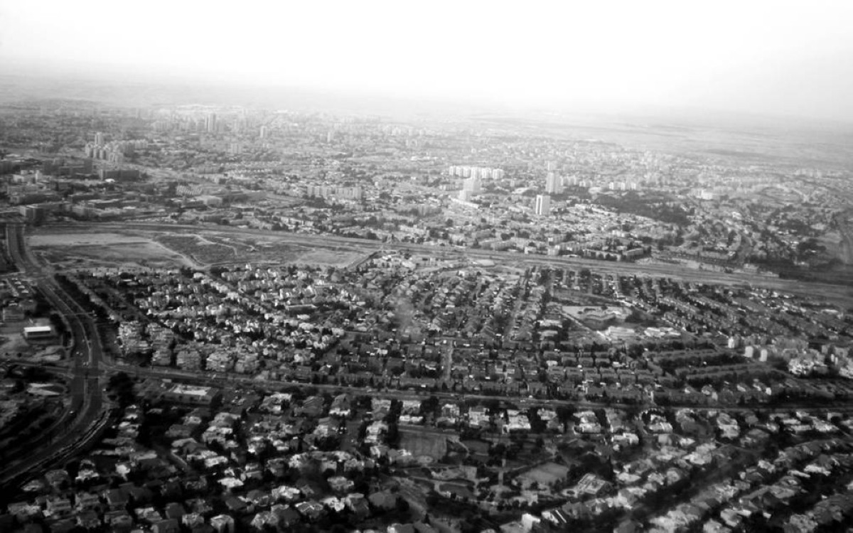 1917 -  وقوع مدينة بئر السبع بيد قوات الحلفاء خلال الحرب العالمية الأولى.