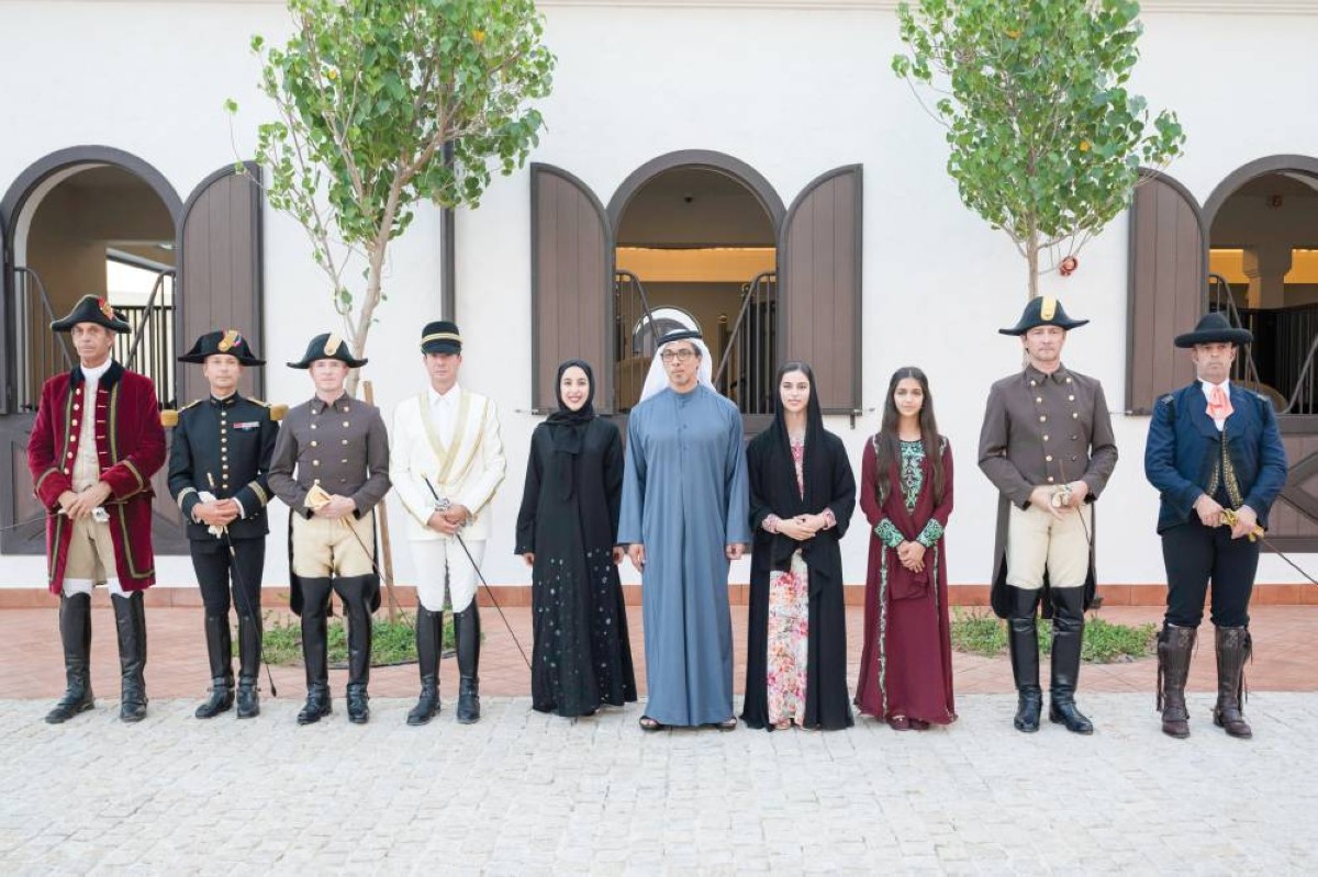 منصور بن زايد خلال الافتتاح بحضور فاطمة ولطيفة بنت منصور بن زايد وشما المزروعي