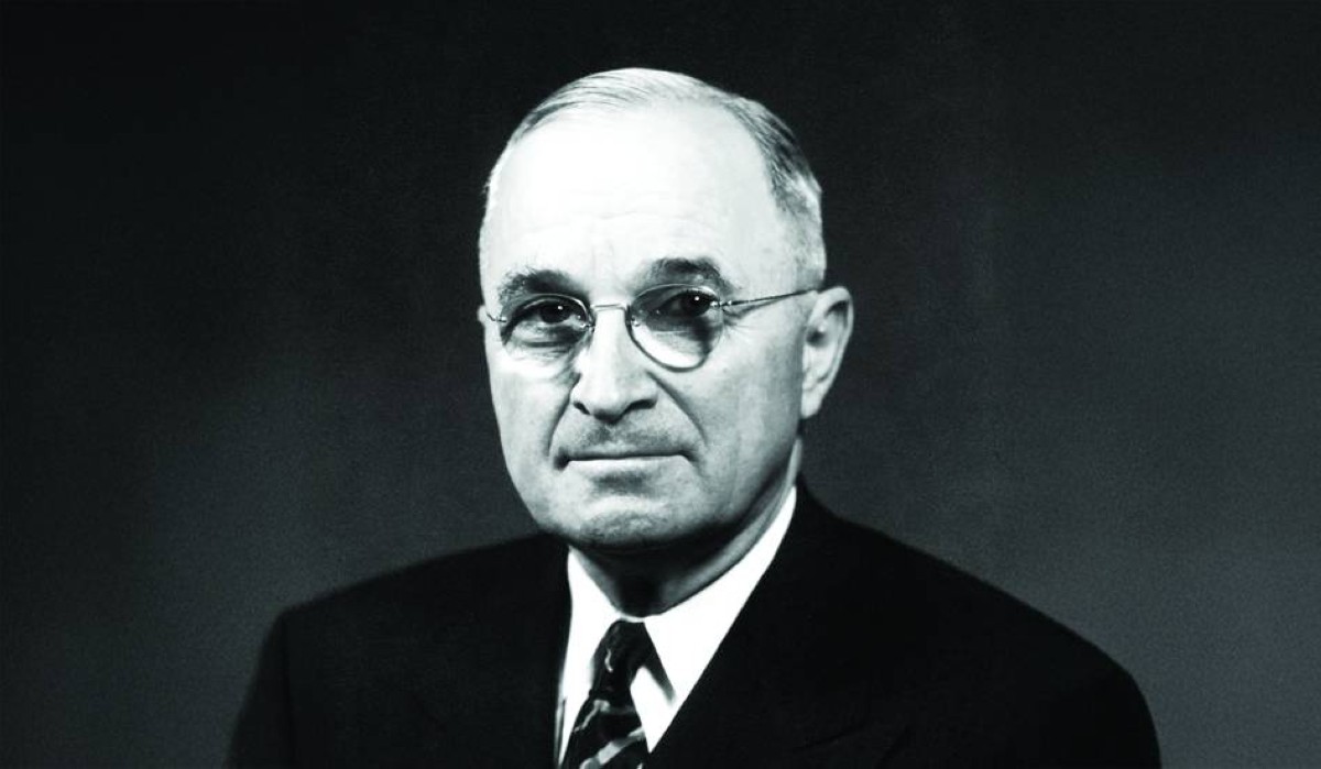 1950  الرئيس الأمريكي هاري ترومان يتعرض لمحاولة اغتيال.
