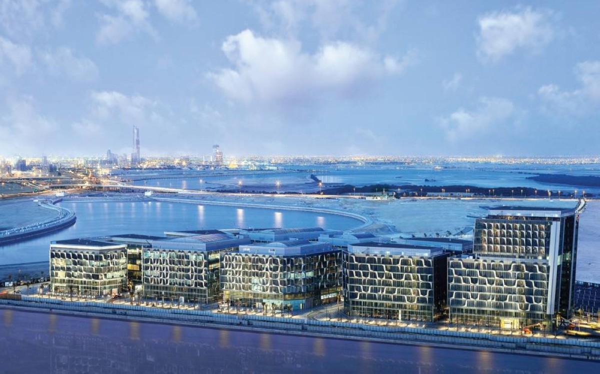 مرونة عالية وقيمة مضافة تمنح العملاء فرص النمو والازدهار 
