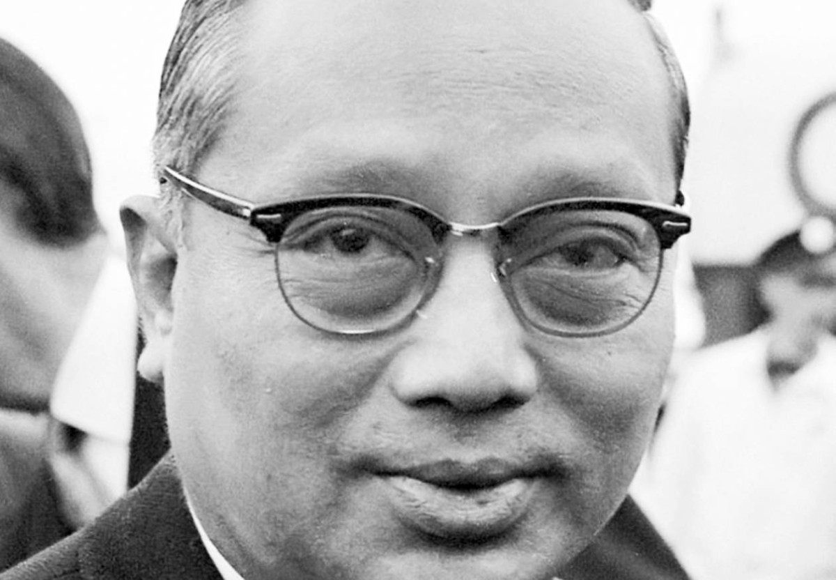 1961-  انتخاب الدبلوماسي البورمي يو ثانت أميناً عاماً للأمم المتحدة.