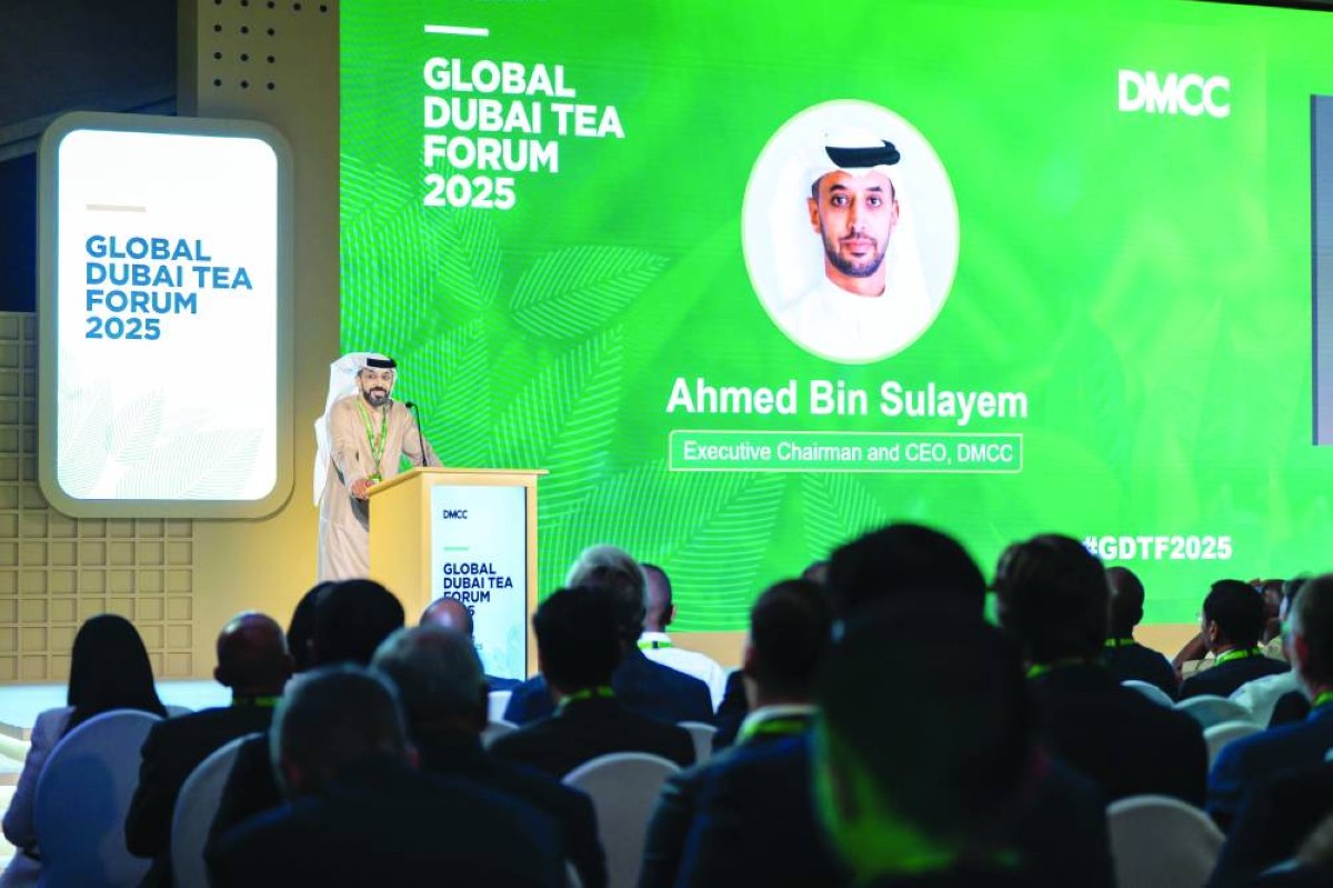 أحمد بن سليم خلال إلقاء كلمته في المؤتمر أمس في دبي 