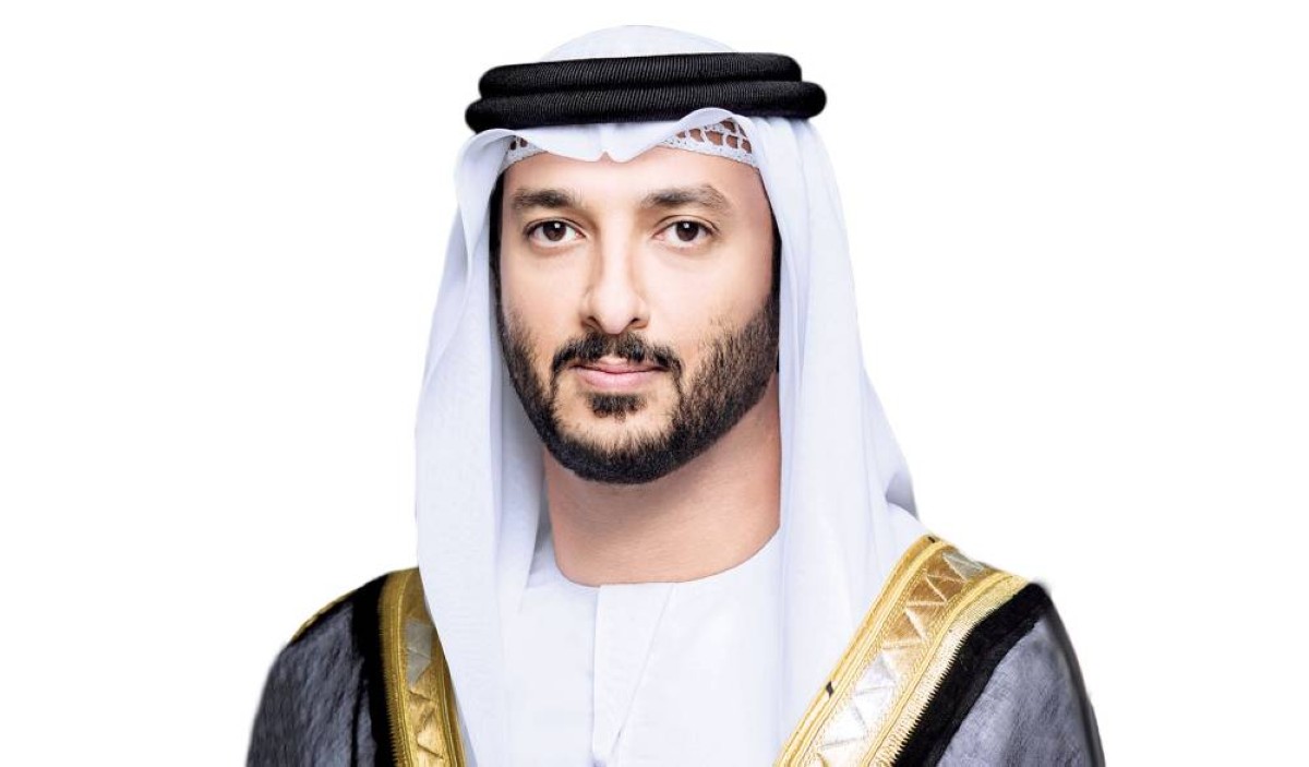 عبد الله بن طوق: يوم العلم يرسخ عزة وسيادة دولة الإمارات