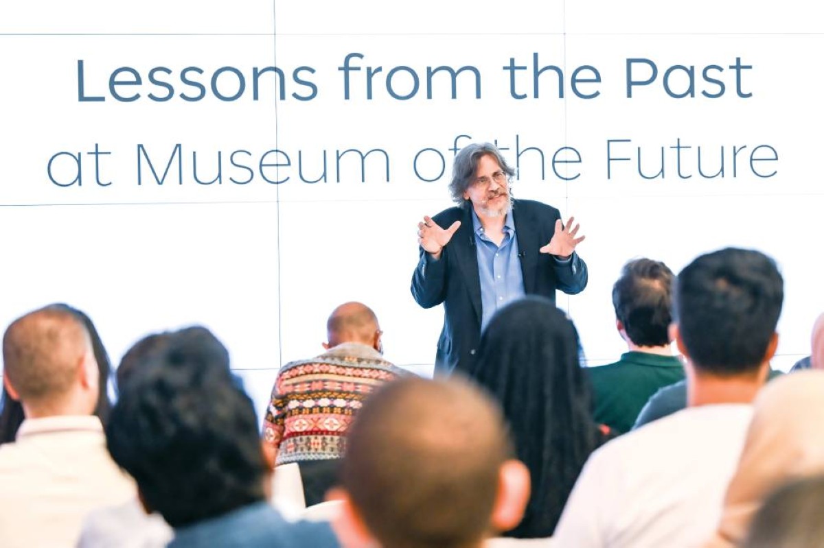  روي كاساغراندا خلال المحاضرة 