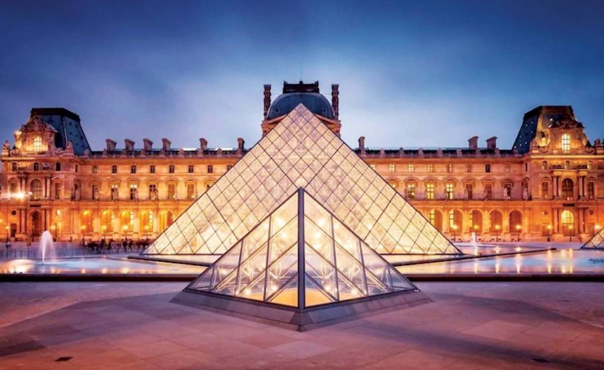 «يوتيوبر» أحد اللصوص المشاركين في سرقة اللوفر