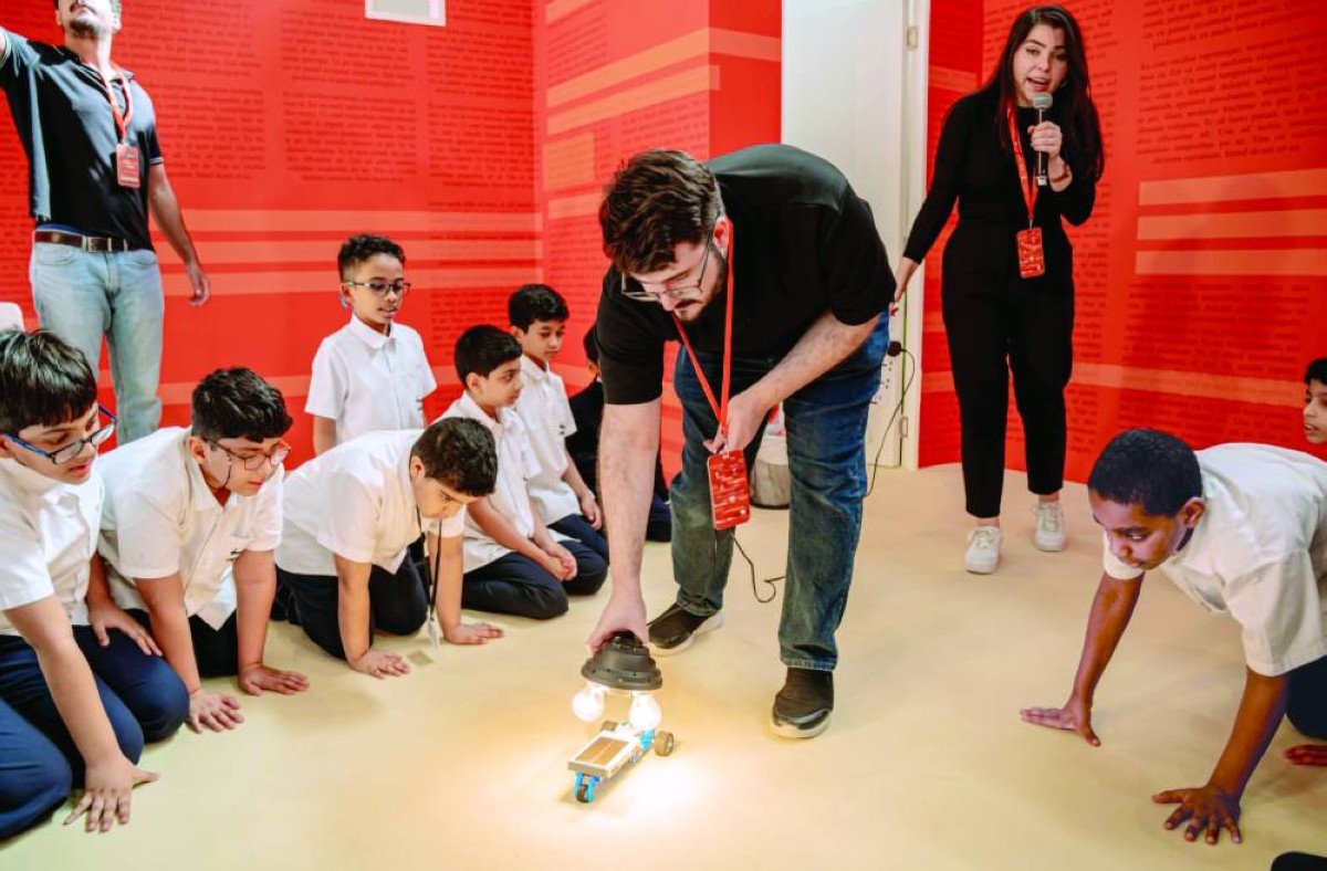 الصغار يبتكرون سيارات تعمل بالطاقة الشمسية