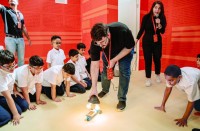 الصغار يبتكرون سيارات تعمل بالطاقة الشمسية