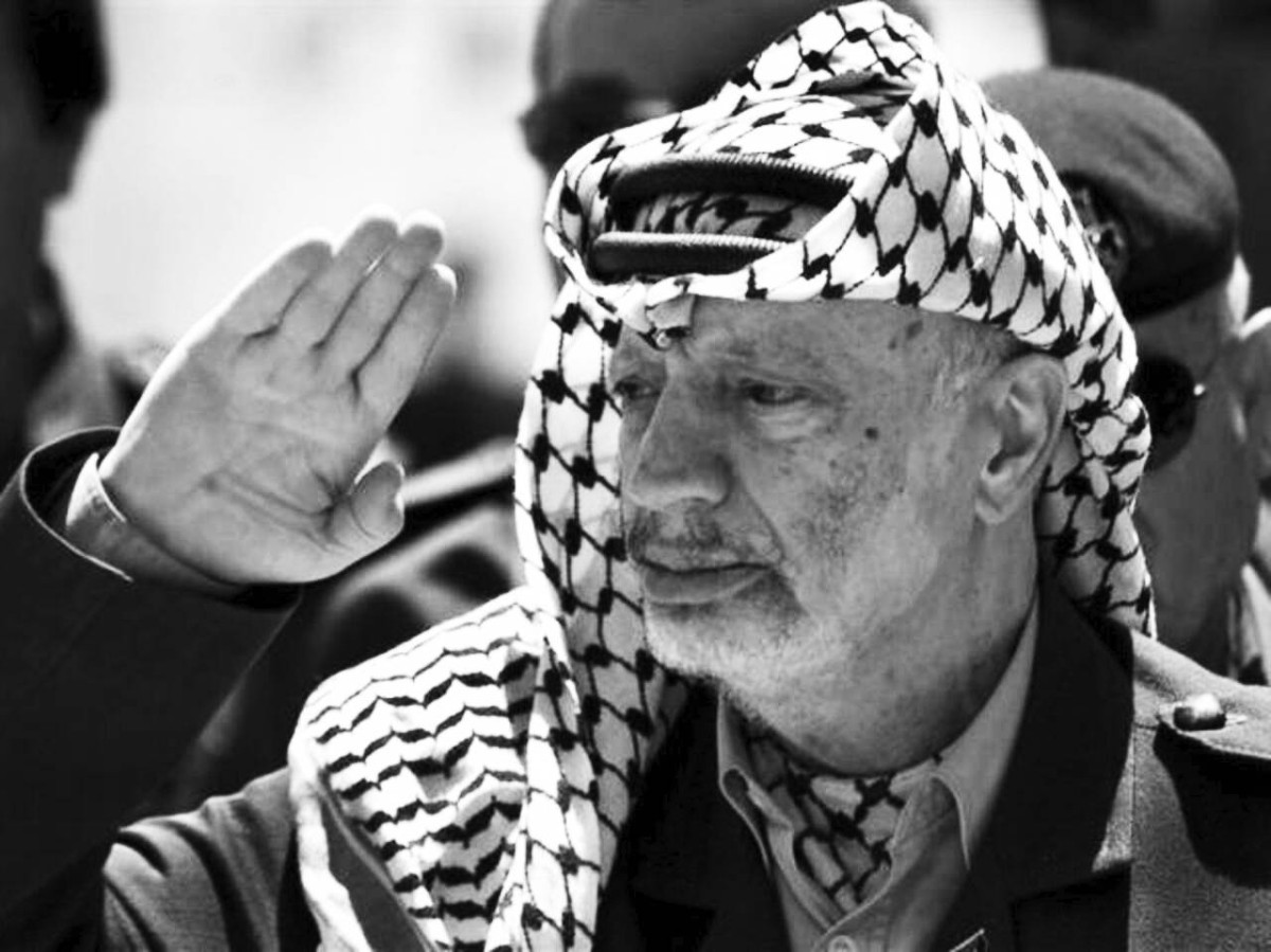 2004 -  وفاة ياسر عرفات رئيس السلطة الوطنية الفلسطينية.