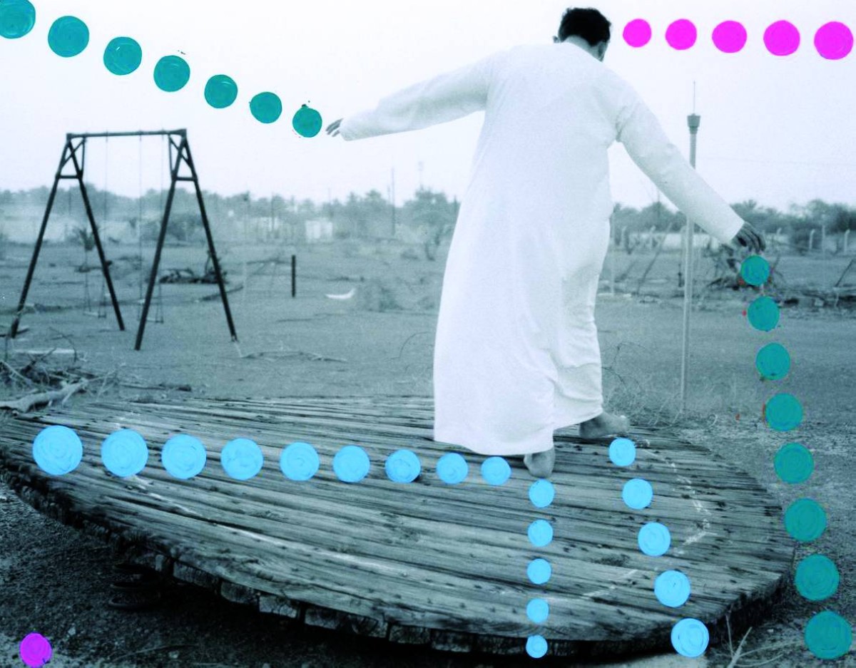 نقاط وألوان أضافها الفنان كأثر لتجربة تأملية