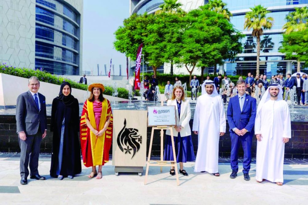 خلال الافتتاح بحضور الأميرة بياتريس وعائشة ميران