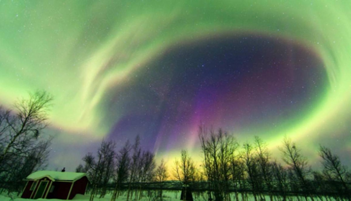 ضربة شمس مزدوجة تطلق العنان لـ«الشفق القطبي» النادر