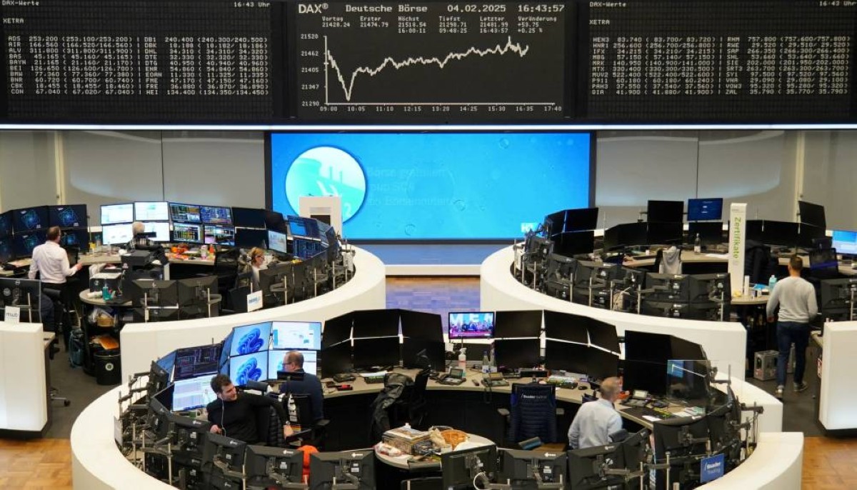 أسهم أوروبا ترتفع وسط تركيز على اتفاق إنهاء الإغلاق الأمريكي