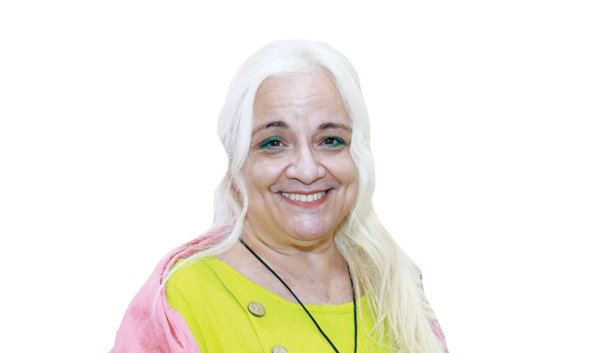 الكاتبة اليونانية إيفجينيا داغلاس: «الشارقة للكتاب» منصة للحوار والتبادل المعرفي بين الثقافات