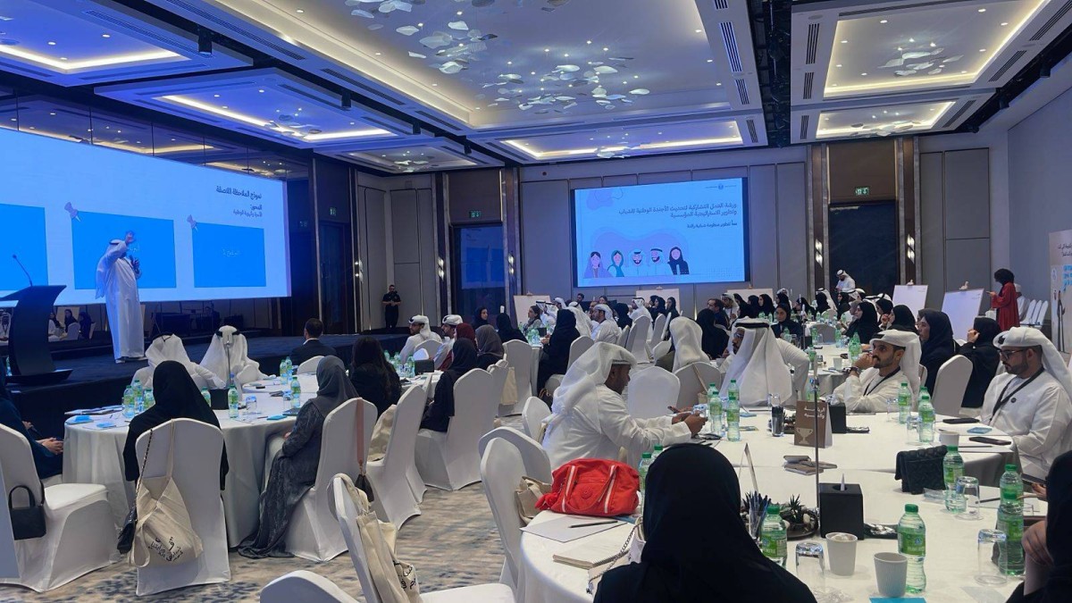 الشباب يشكلون 50 % من سكان الإمارات